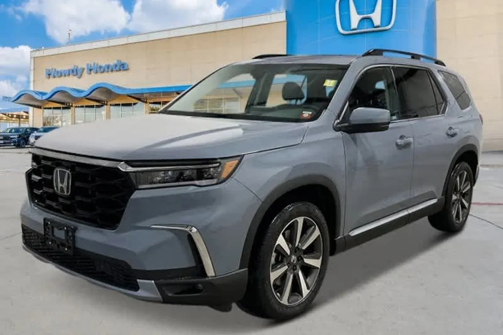 2025 Honda Pilot Touring photo 1