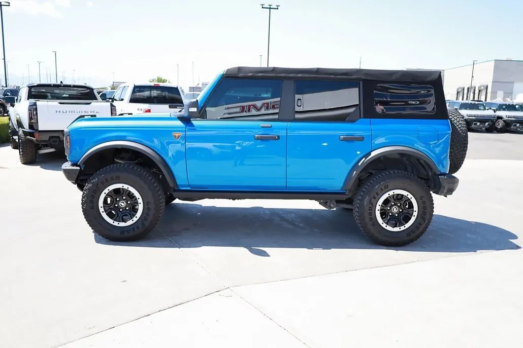 2021 Ford Bronco Base photo 1