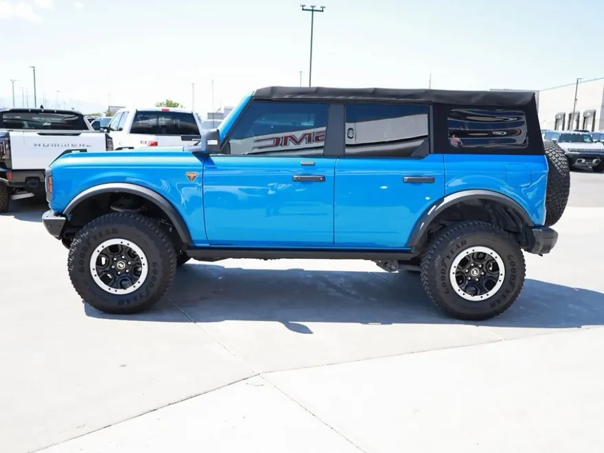 2021 Ford Bronco Base photo 1