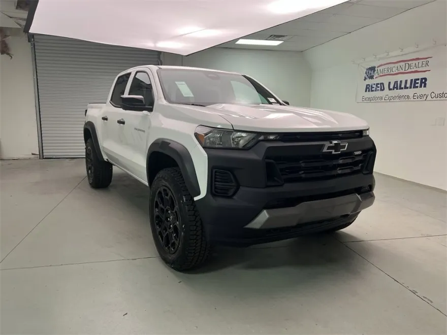 2026 Chevrolet Colorado Trail Boss photo 1