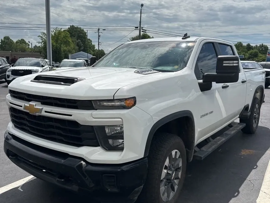 2024 Chevrolet Silverado 2500HD Custom photo 1