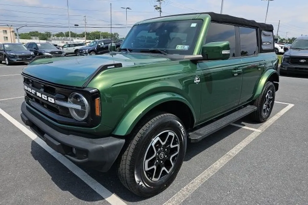 2022 Ford Bronco Outer Banks photo 1