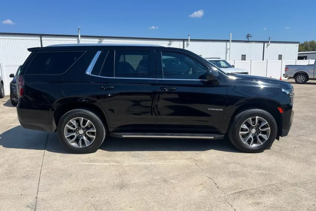 2021 Chevrolet Tahoe LT photo 1