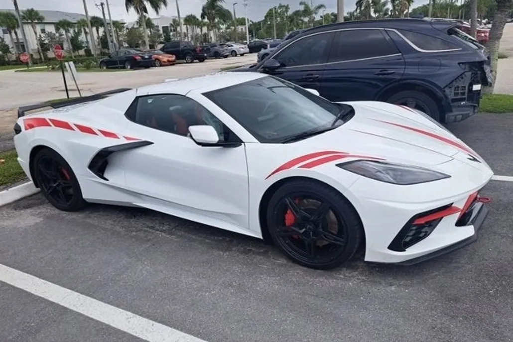 2021 Chevrolet Corvette Stingray 2LT photo 1