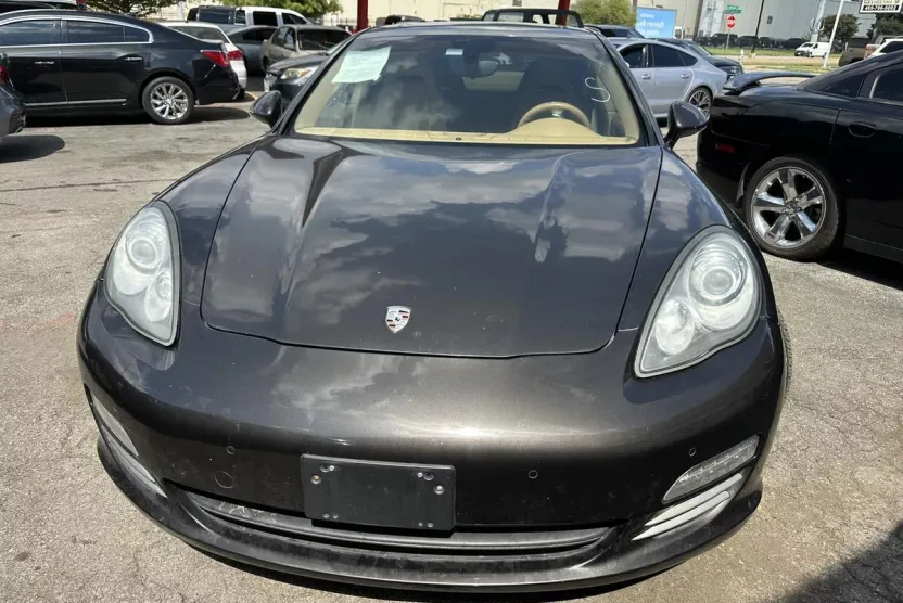 2012 Porsche Panamera 4 photo 1
