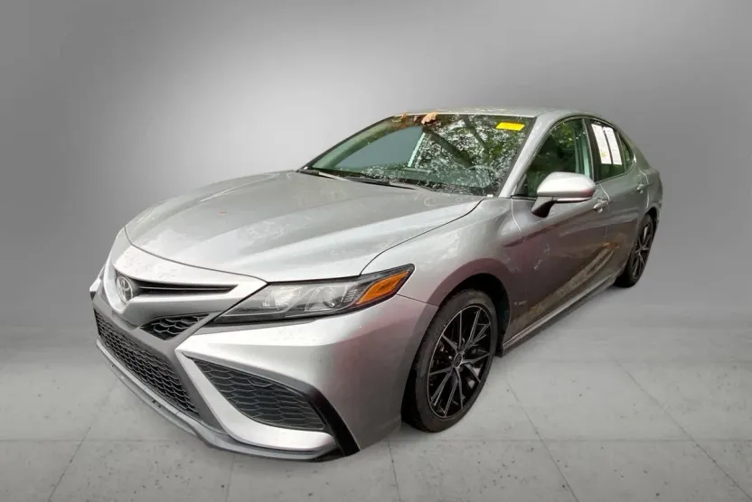 2024 Toyota Camry SE photo 1