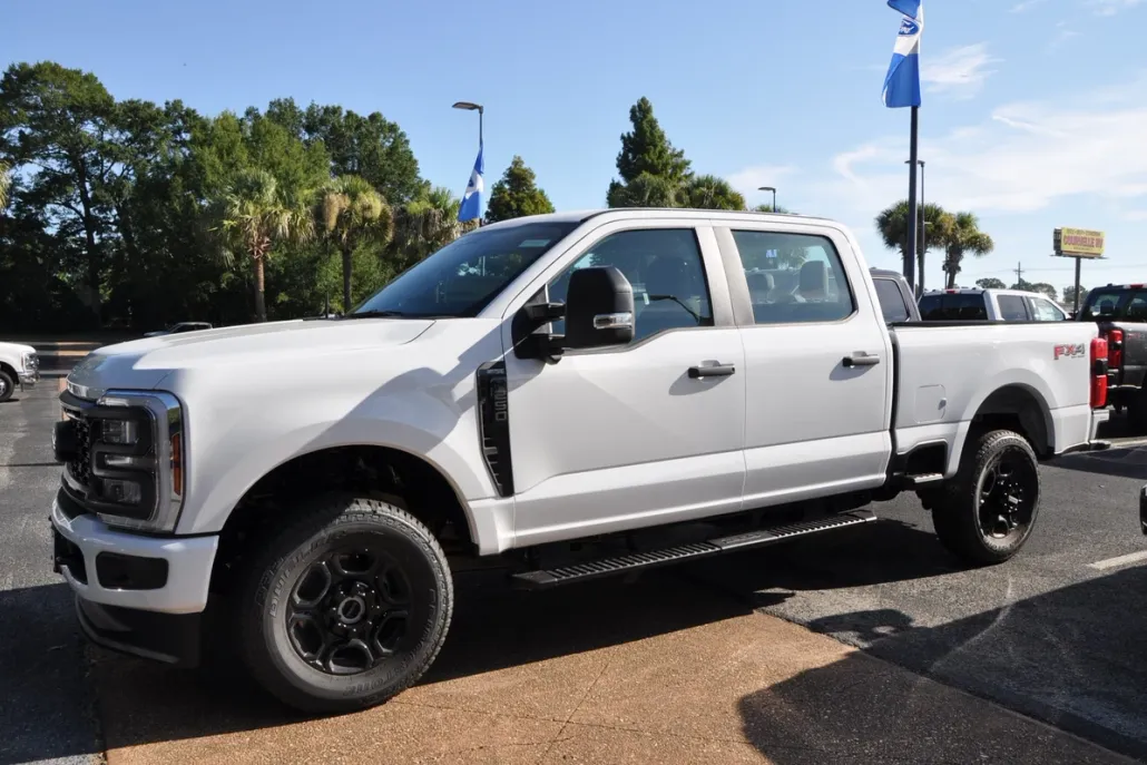 2025 Ford F-250 XL photo 1
