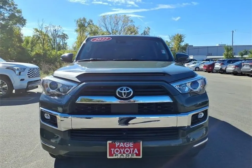 2022 Toyota 4Runner Limited photo 1