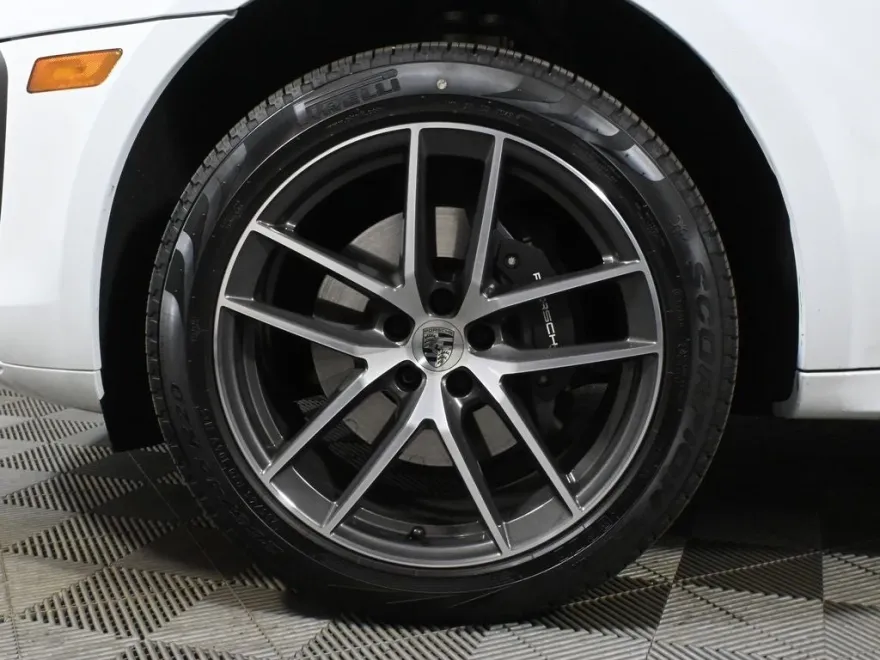 2024 Porsche Macan Base photo 12