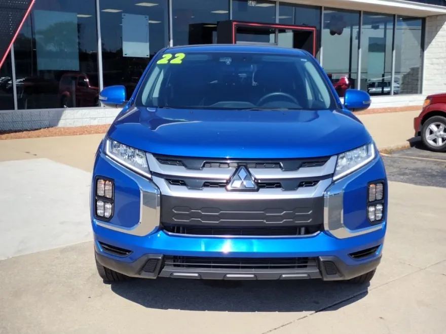 2022 Mitsubishi Outlander Sport SE photo 2