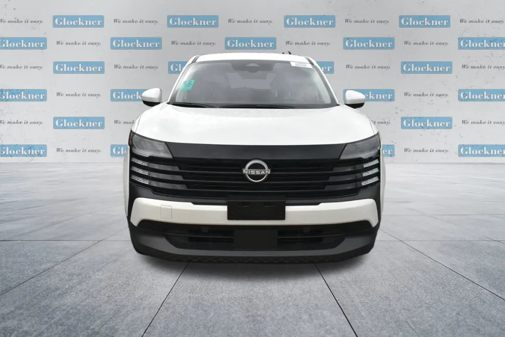 2025 Nissan Kicks SV photo 1