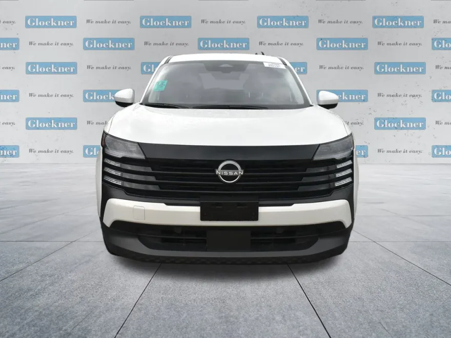 2025 Nissan Kicks SV photo 1