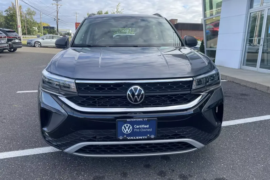 2022 Volkswagen Taos S photo 1