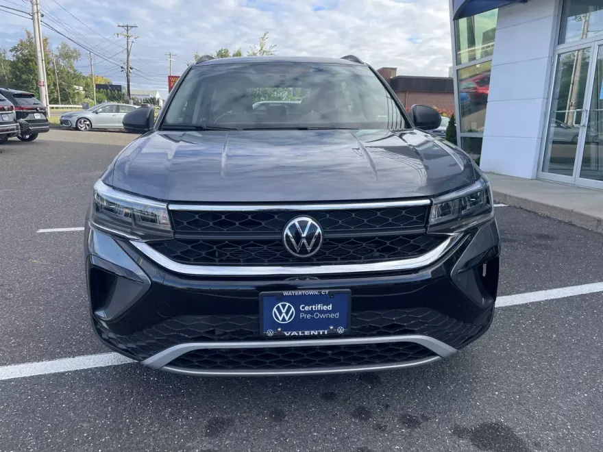 2022 Volkswagen Taos S photo 1