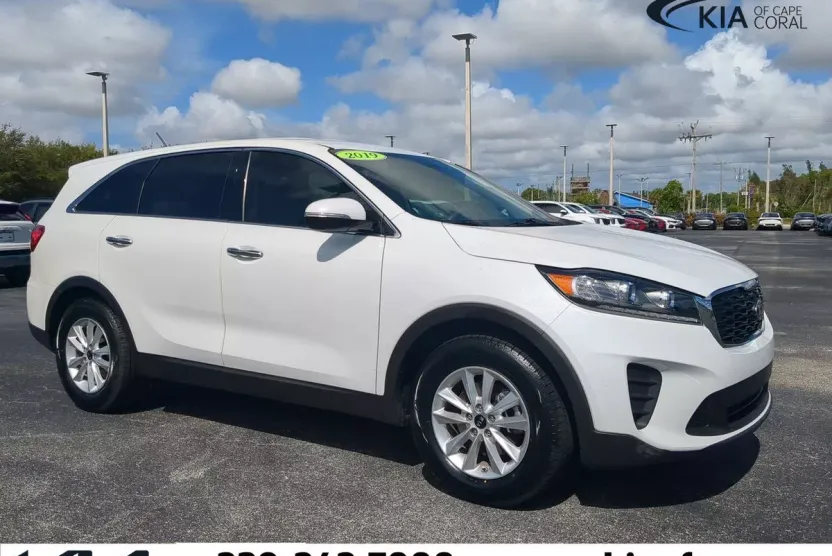 2019 Kia Sorento LX photo 1