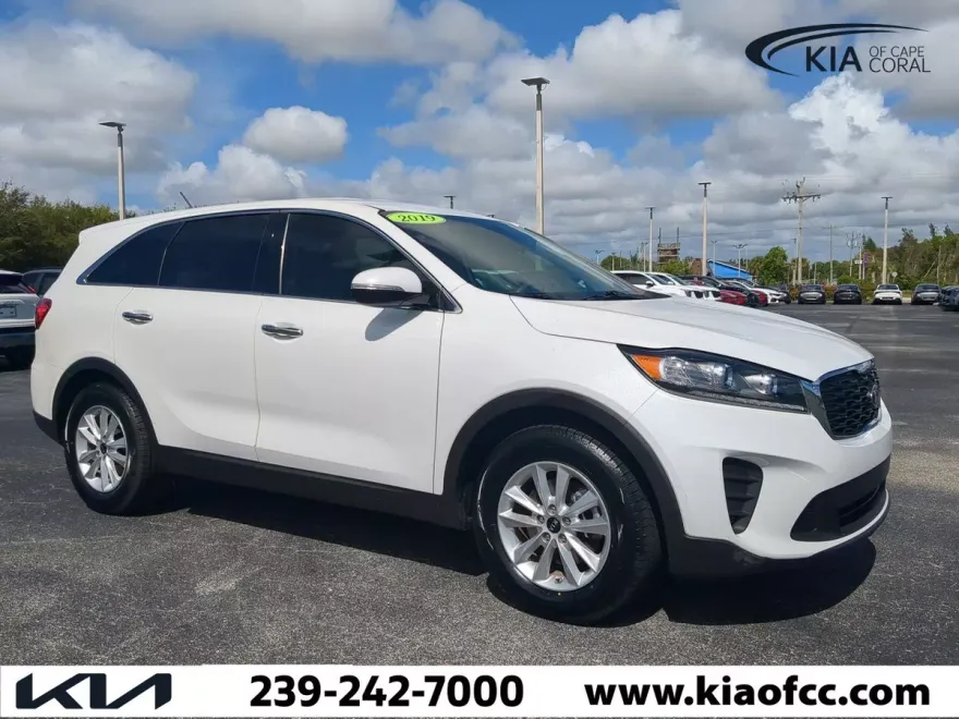 2019 Kia Sorento LX photo 1
