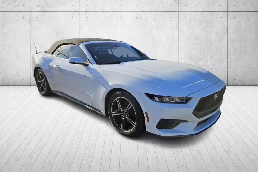2024 Ford Mustang Convertible photo 1