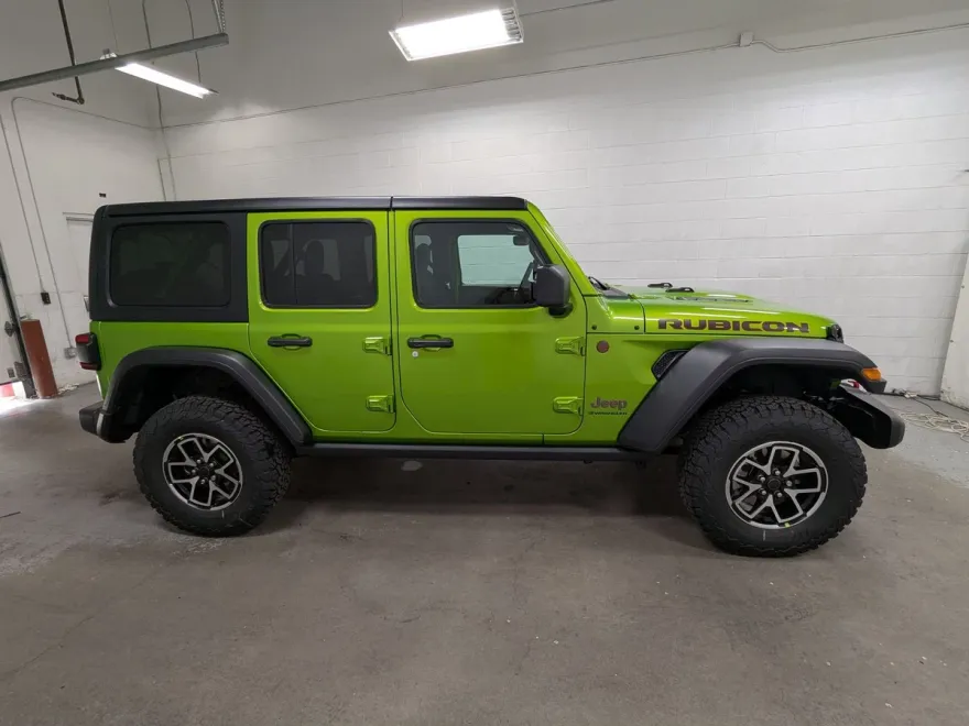 2025 Jeep Wrangler Rubicon photo 1