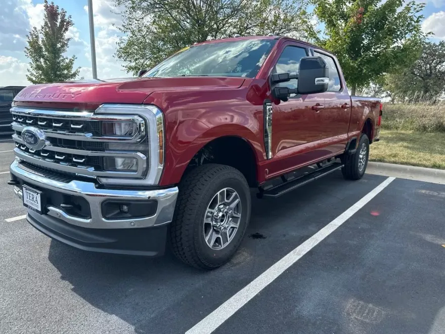 2026 Ford F-250 Lariat photo 1