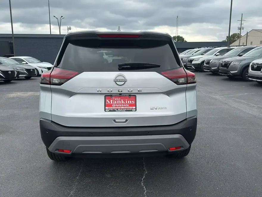 2023 Nissan Rogue SV photo 1