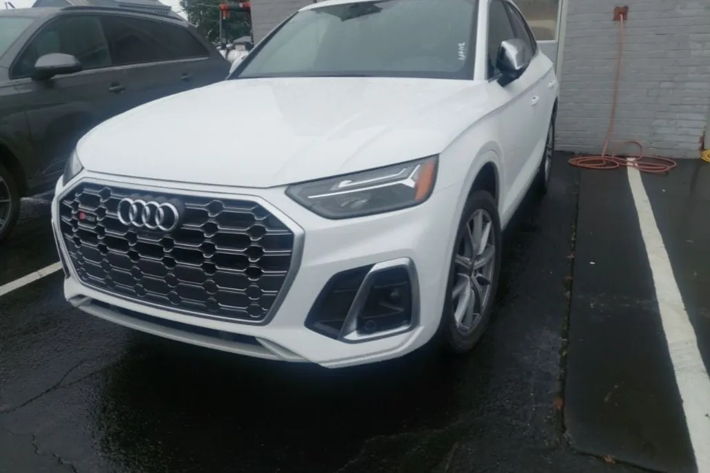 2024 Audi SQ5 Premium Plus photo 1