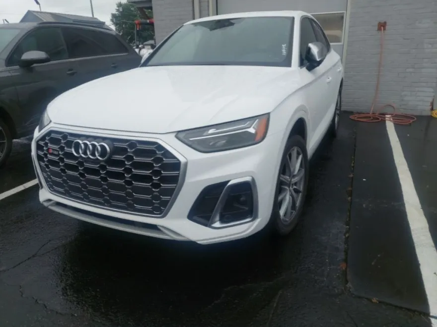 2024 Audi SQ5 Premium Plus photo 1