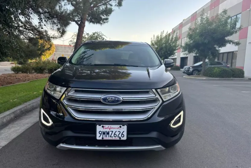 2018 Ford Edge SEL Sport photo 1