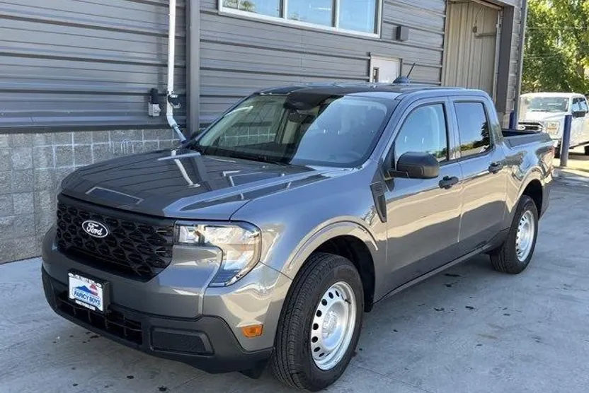 2025 Ford Maverick XL photo 1