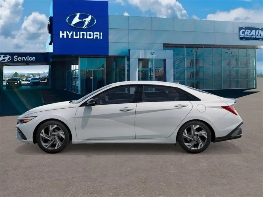2025 Hyundai Elantra SEL Sport photo 1