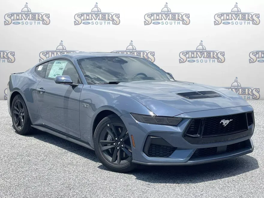 2025 Ford Mustang GT photo 1