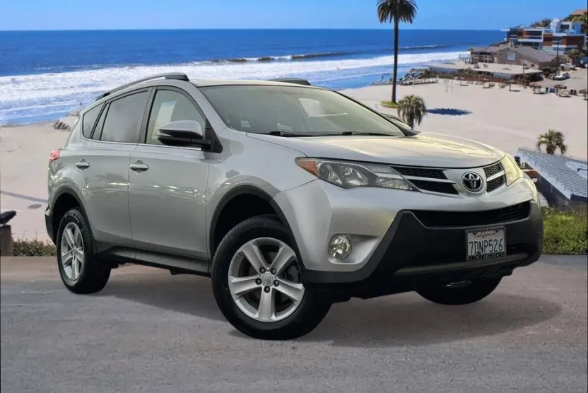 2014 Toyota RAV4 XLE photo 1