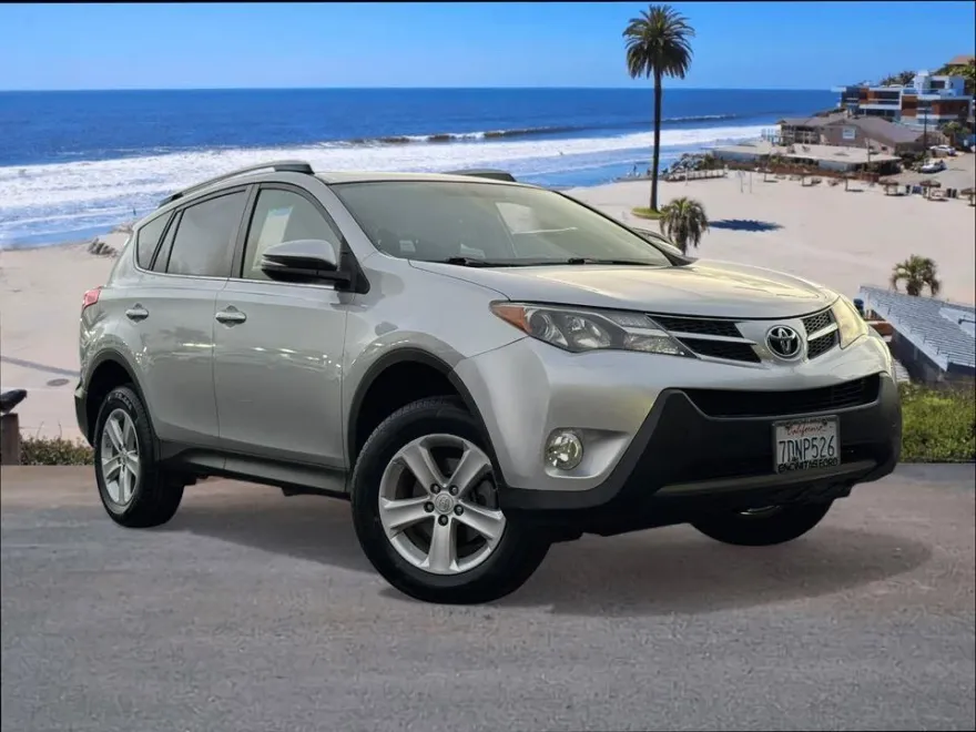 2014 Toyota RAV4 XLE photo 1