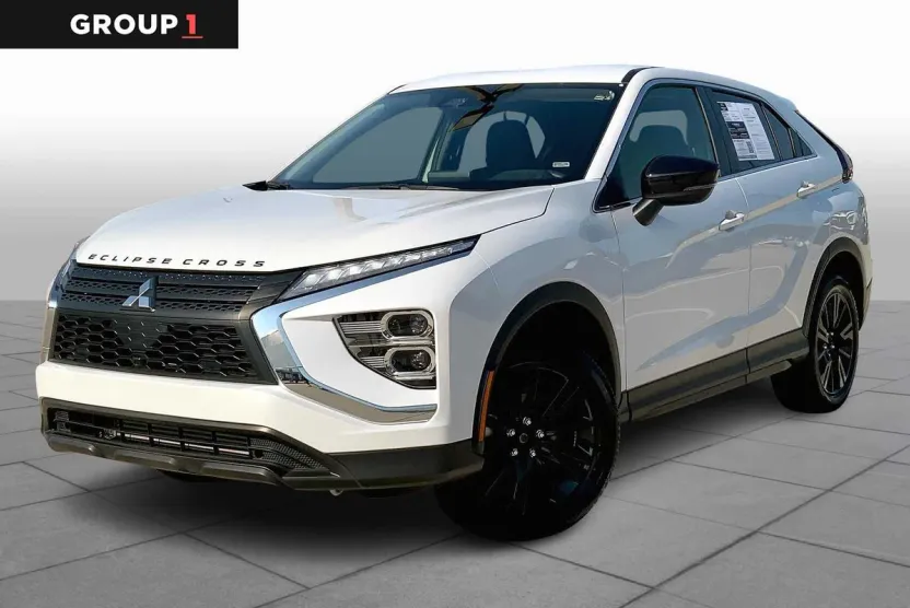 2024 Mitsubishi Eclipse Cross LE photo 1