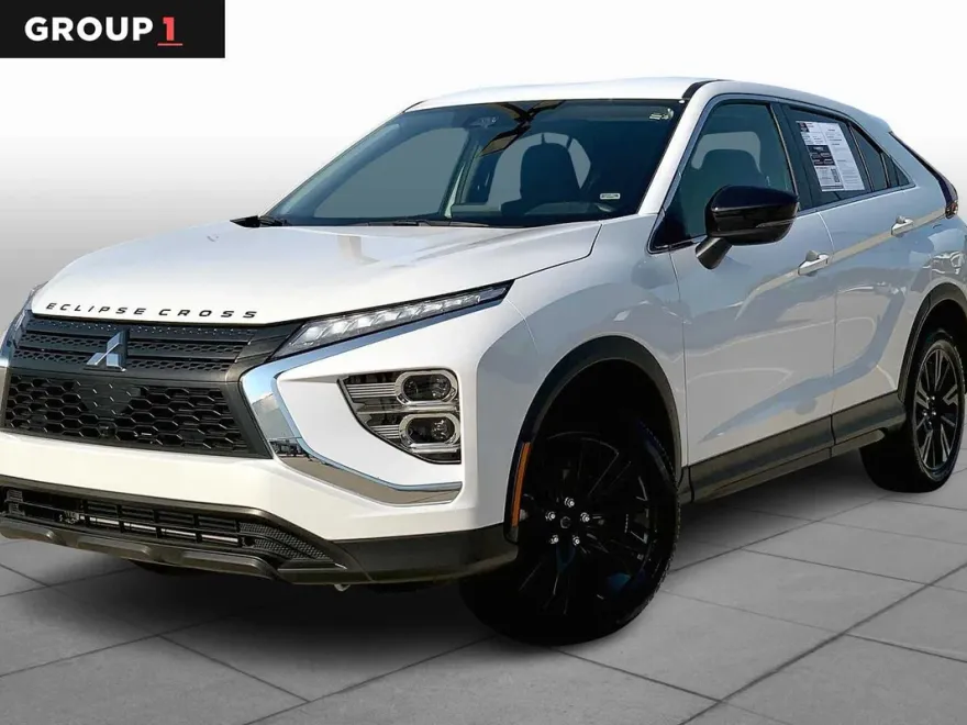 2024 Mitsubishi Eclipse Cross LE photo 1
