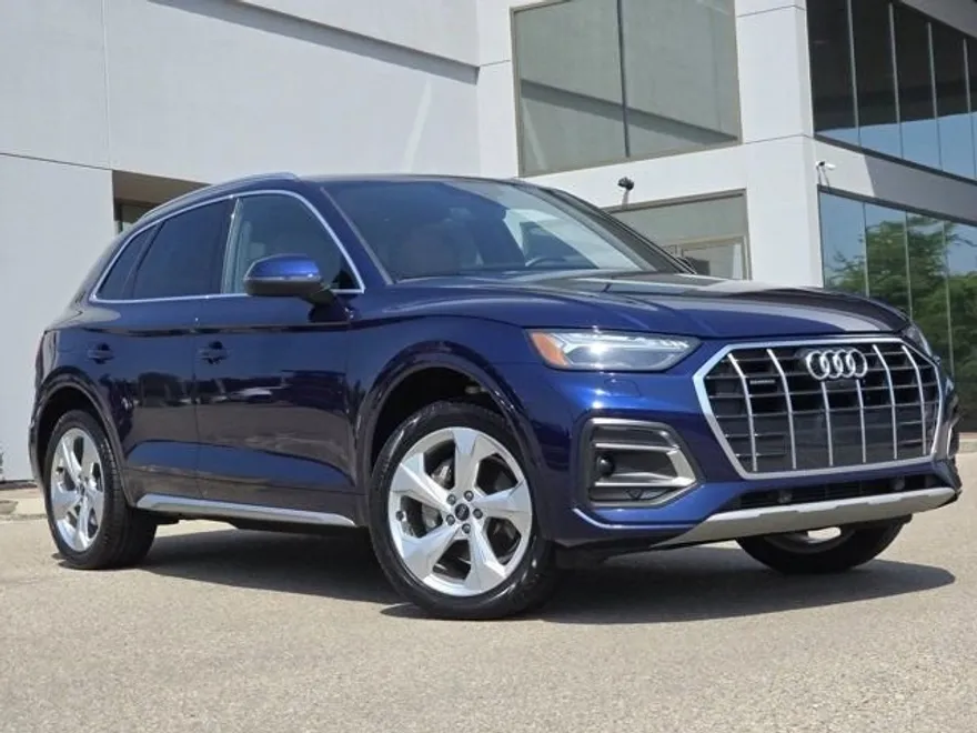 2021 Audi Q5 45 Prestige photo 1