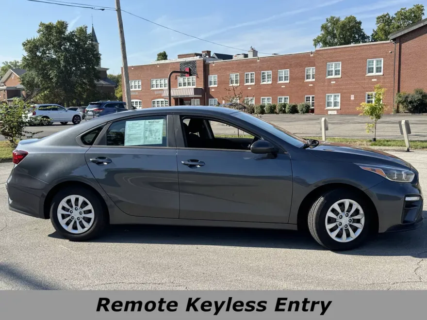 2019 Kia Forte FE photo 1