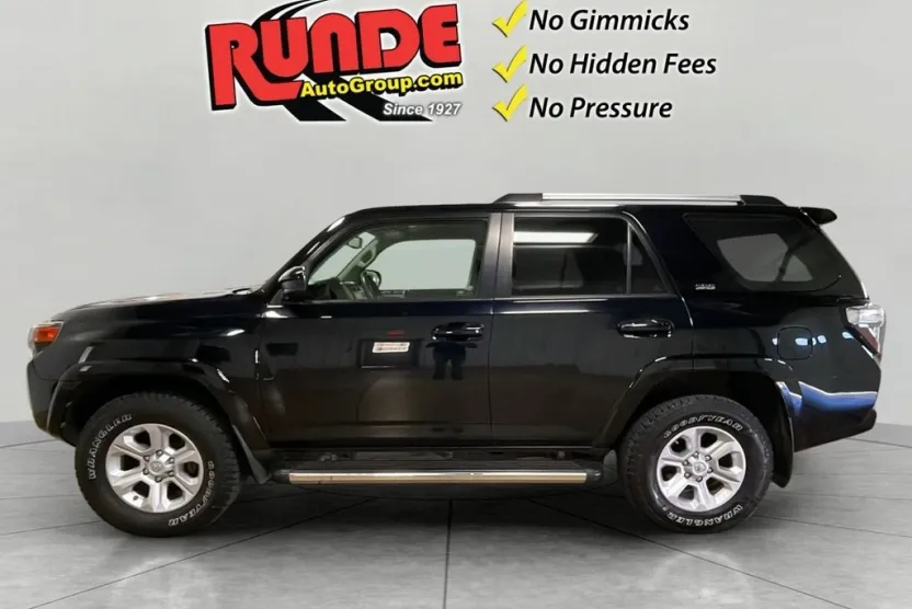 2021 Toyota 4Runner SR5 photo 1