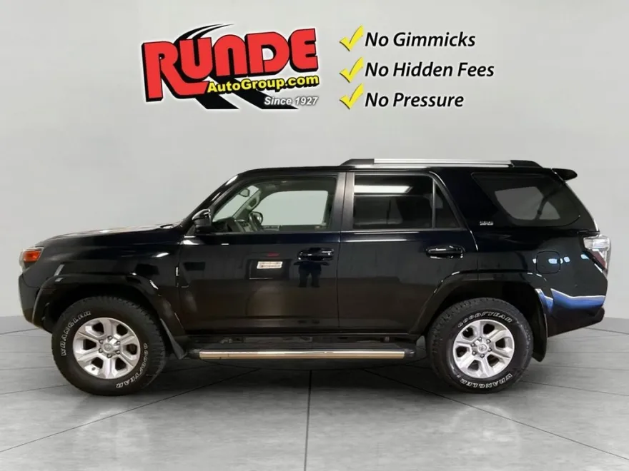 2021 Toyota 4Runner SR5 photo 1