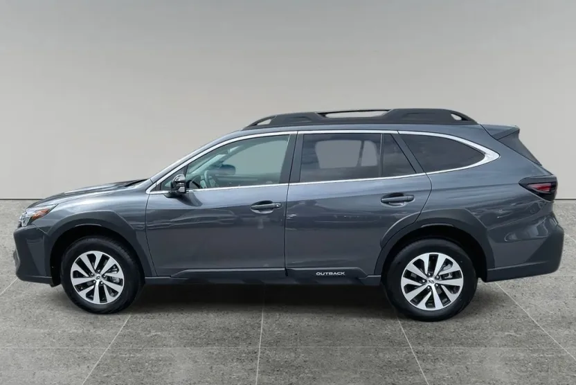 2025 Subaru Outback Premium photo 1