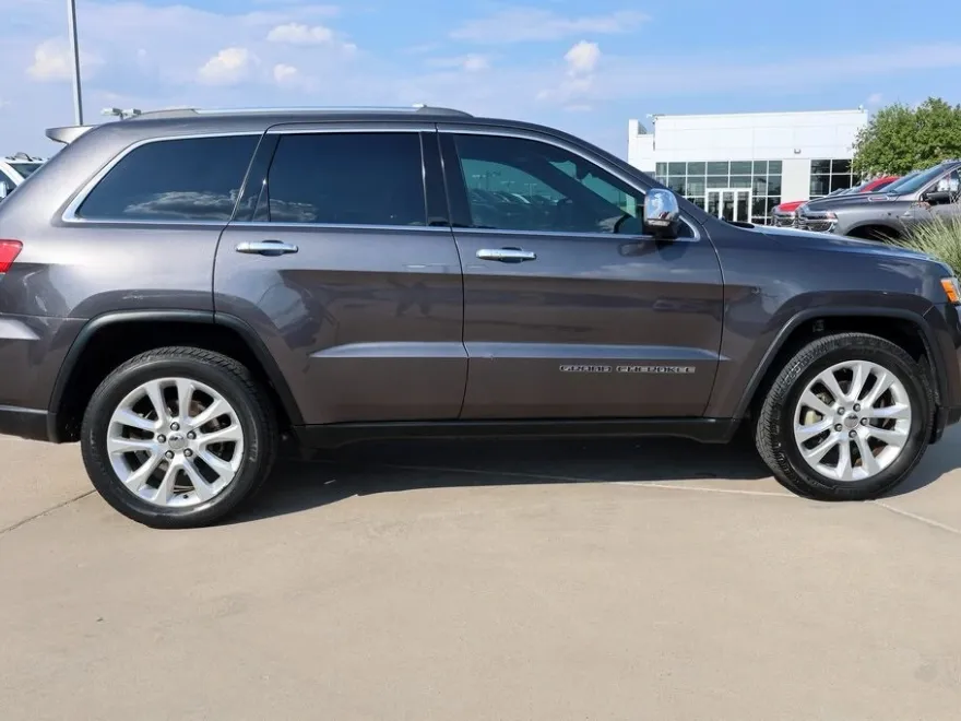 2017 Jeep Grand Cherokee Limited photo 1