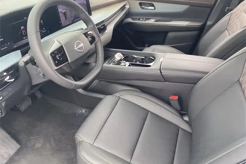 2025 Nissan Murano Platinum photo 1