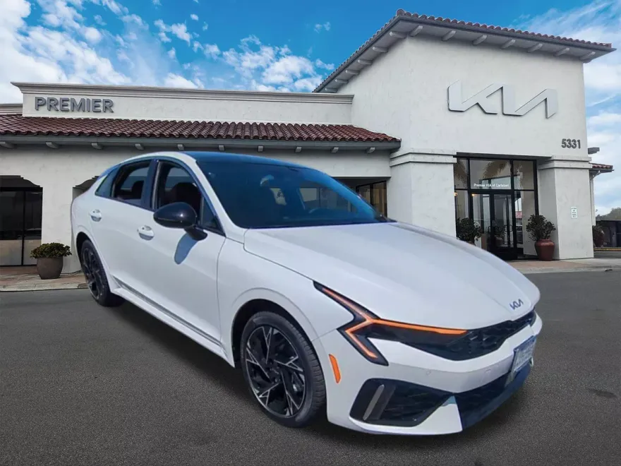 2025 Kia K5 GT-Line photo 1