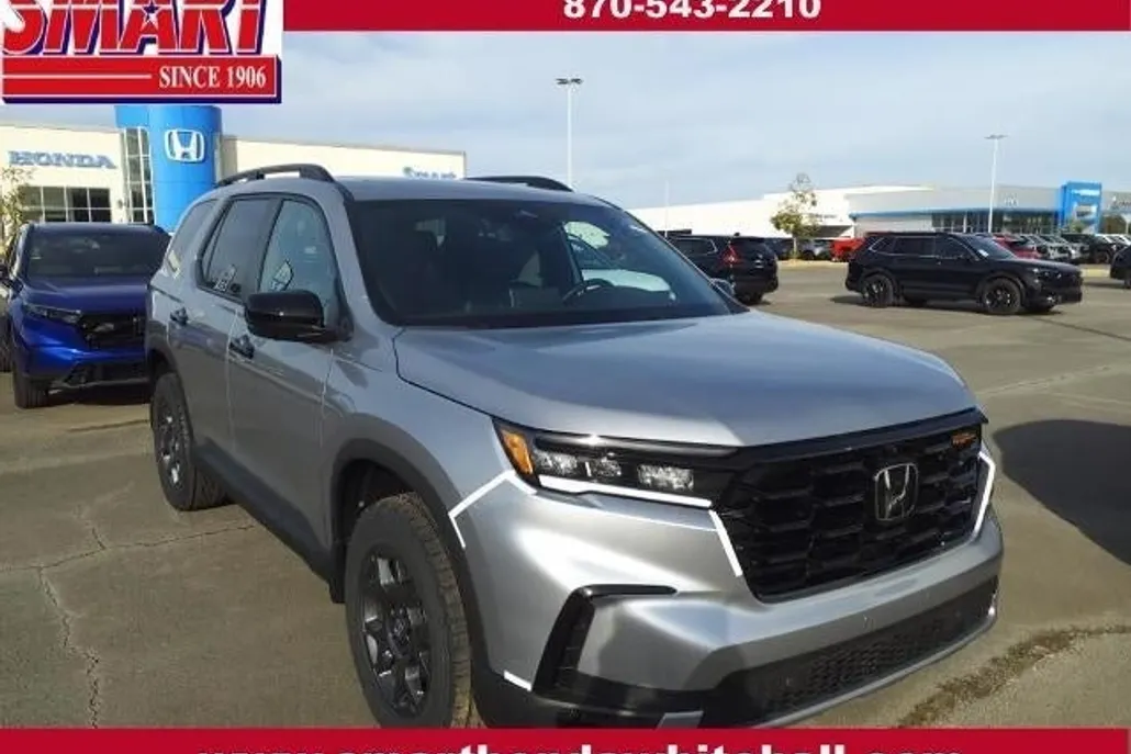 2025 Honda Pilot TrailSport photo 1