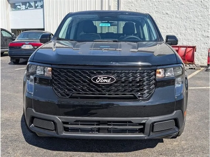 2025 Ford Maverick XLT photo 1