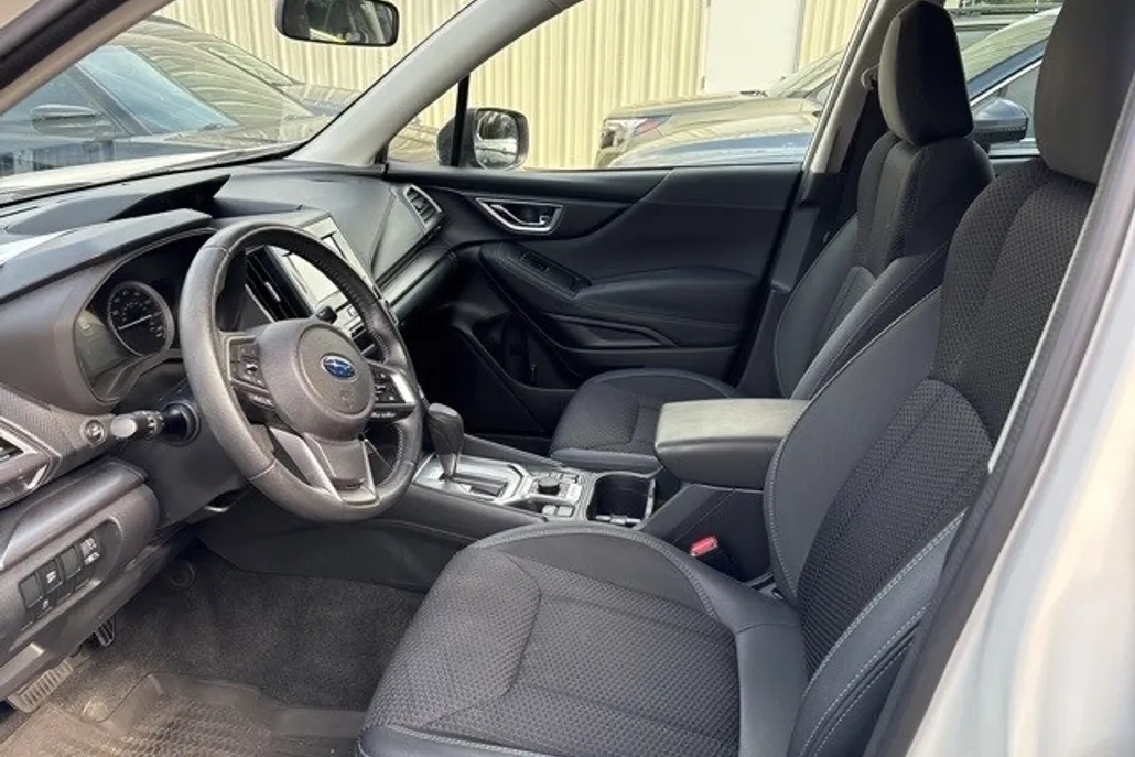 2023 Subaru Forester Premium photo 1