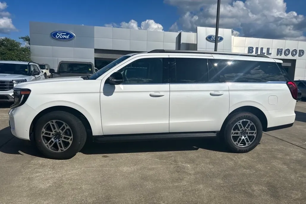 2025 Ford Expedition MAX photo 1