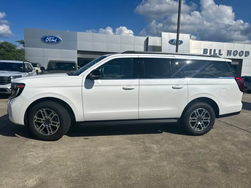 2025 Ford Expedition MAX photo 1