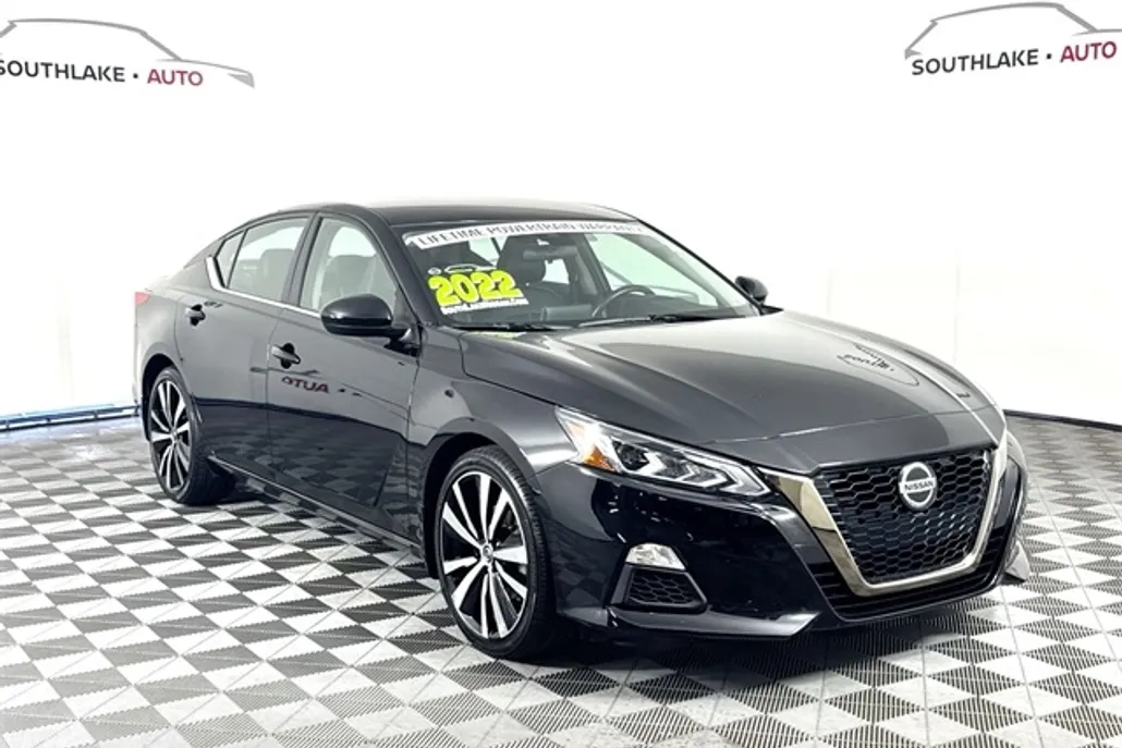 2022 Nissan Altima 2.5 SR photo 1