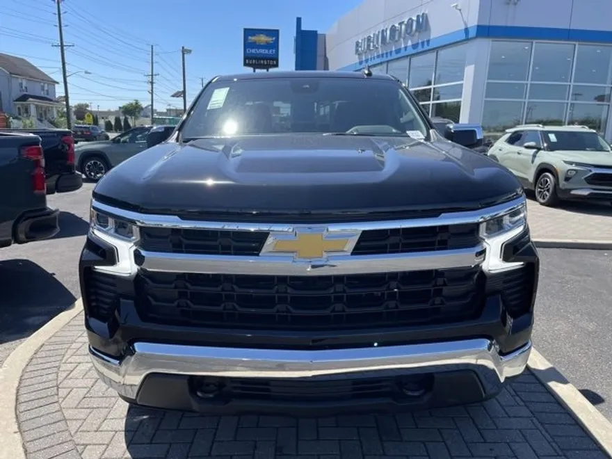 2026 Chevrolet Silverado 1500 LT photo 1