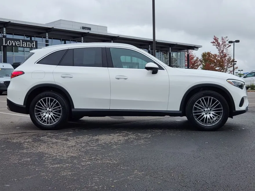 2025 Mercedes Benz GLC 300 4MATIC photo 1